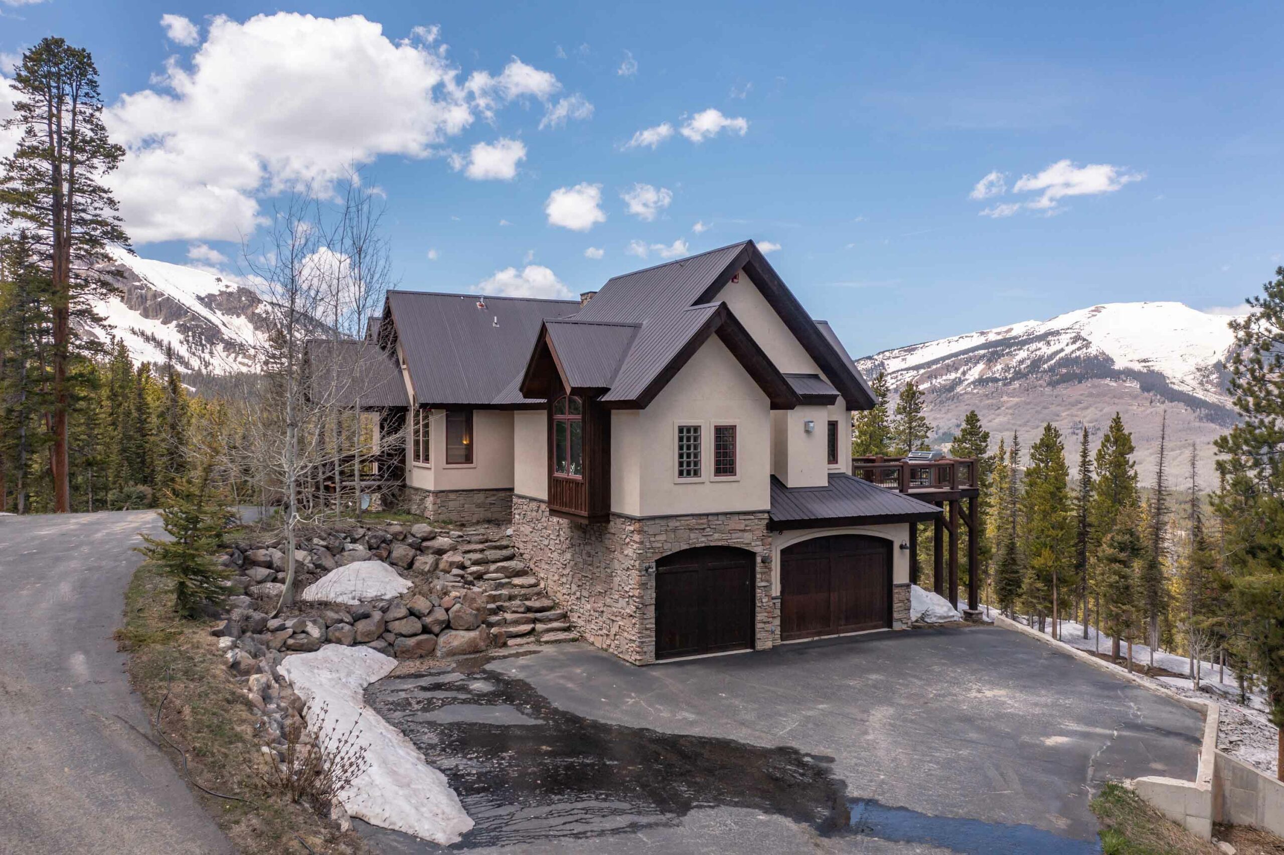 4121 Wildcat Trail Crested Butte, Colorado - driveway and garage