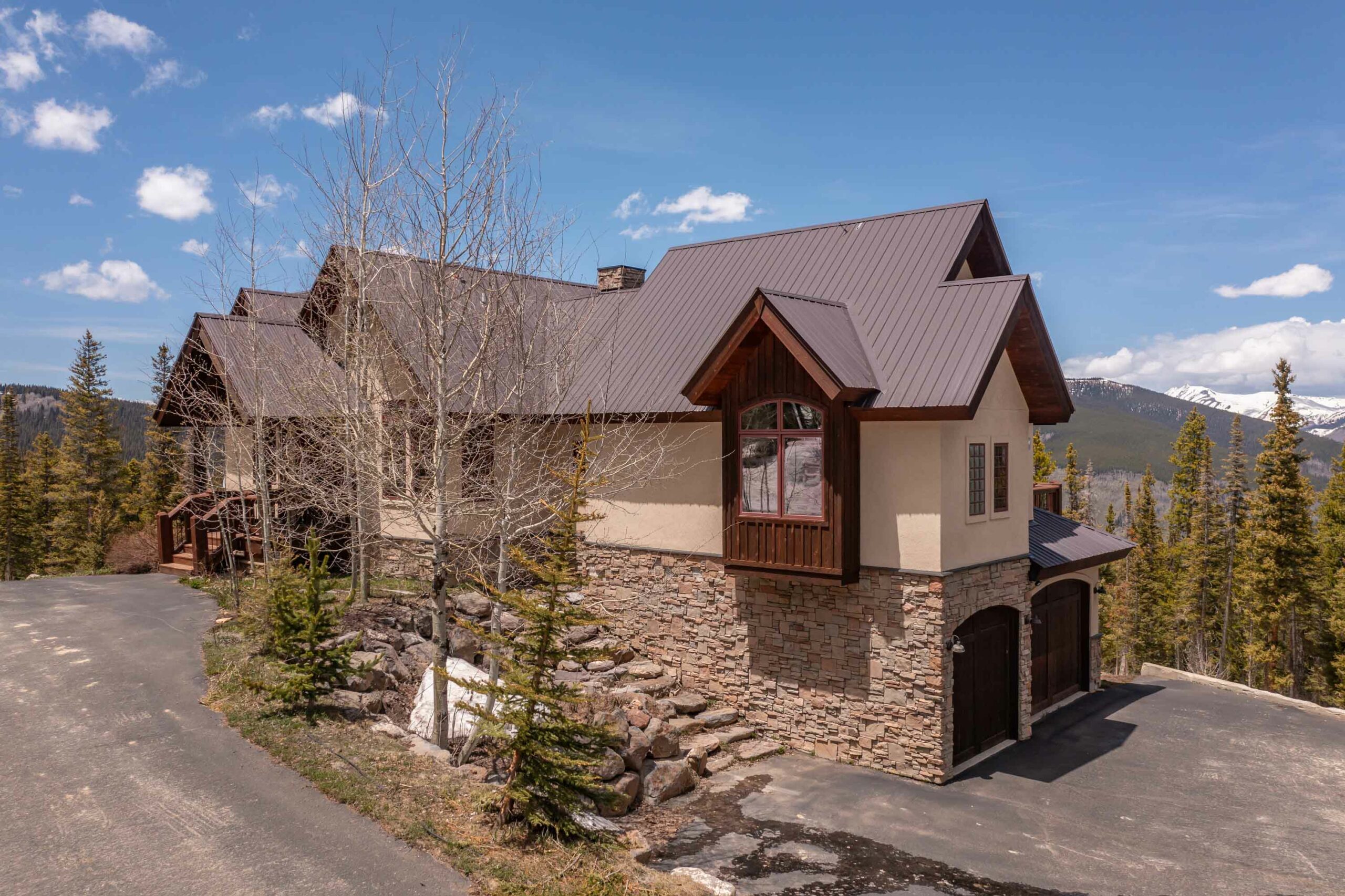 4121 Wildcat Trail Crested Butte, Colorado - driveway front house view