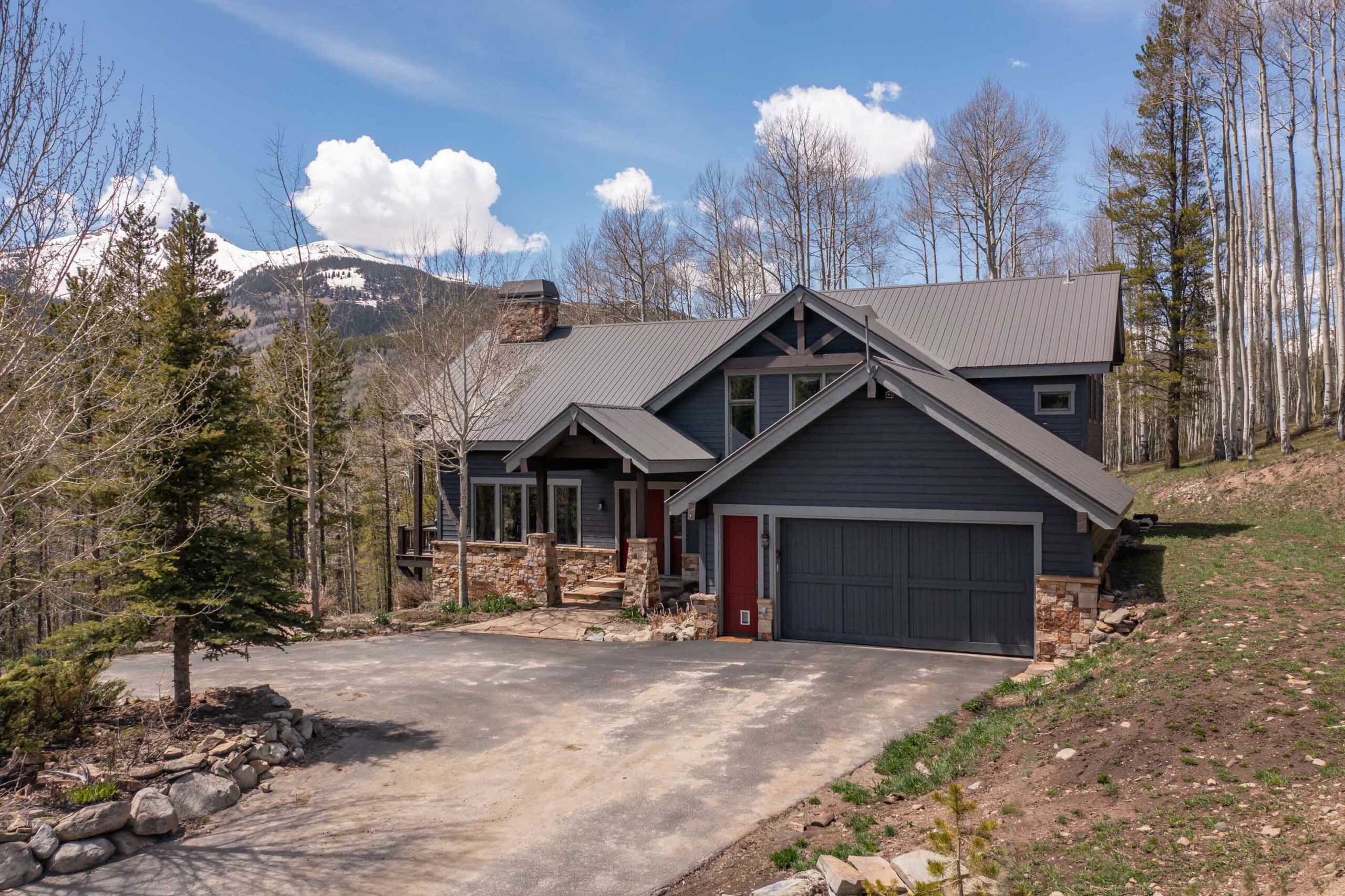 2074 Wildcat Trail Crested Butte, Colorado - driveway front of property