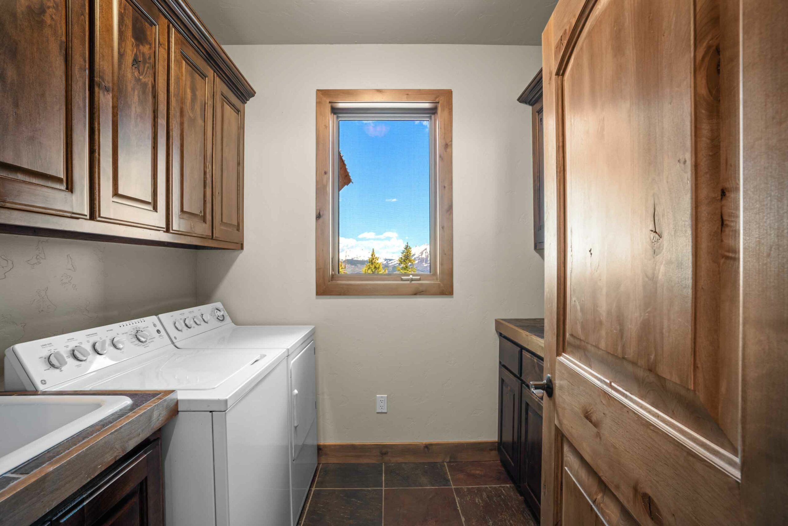 4121 Wildcat Trail Crested Butte, Colorado - laundry room