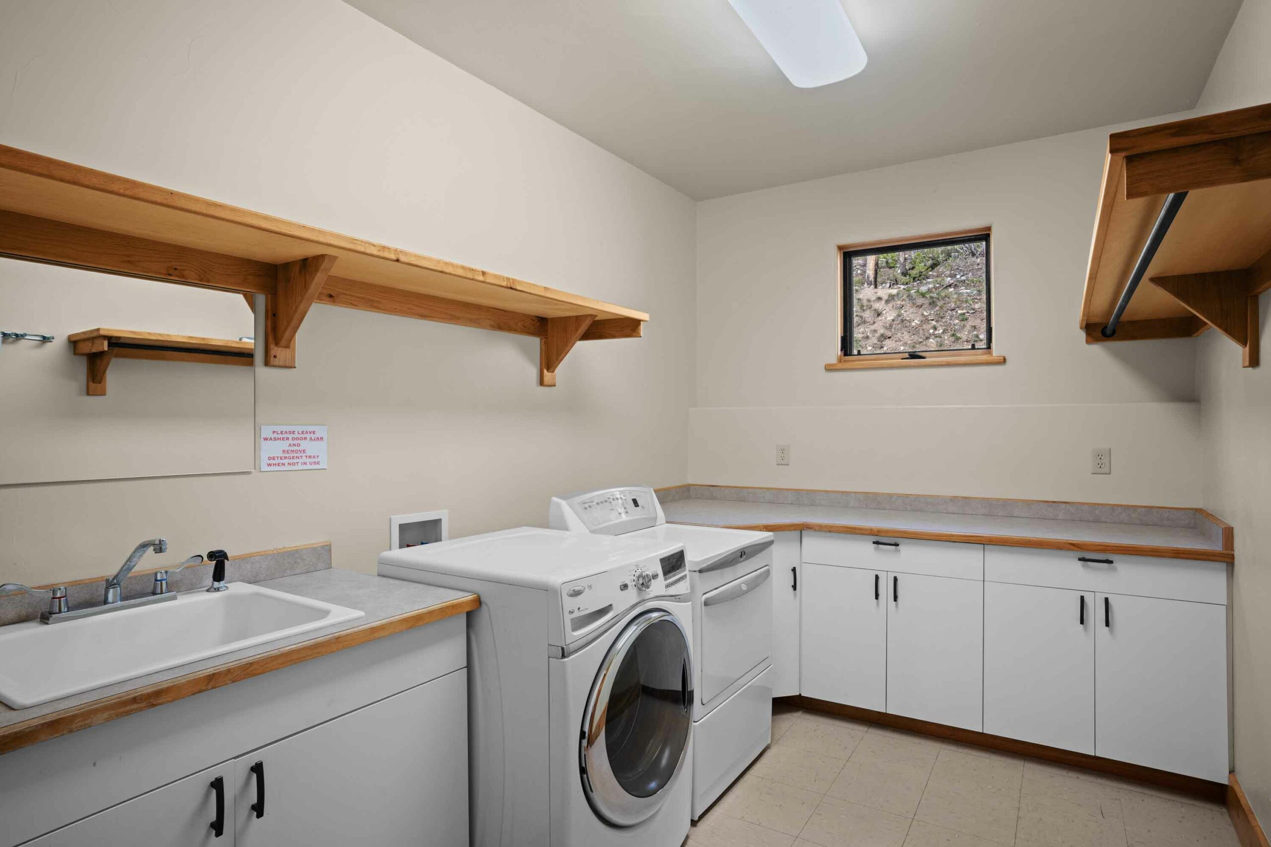 2074 Wildcat Trail Crested Butte, Colorado - laundry room