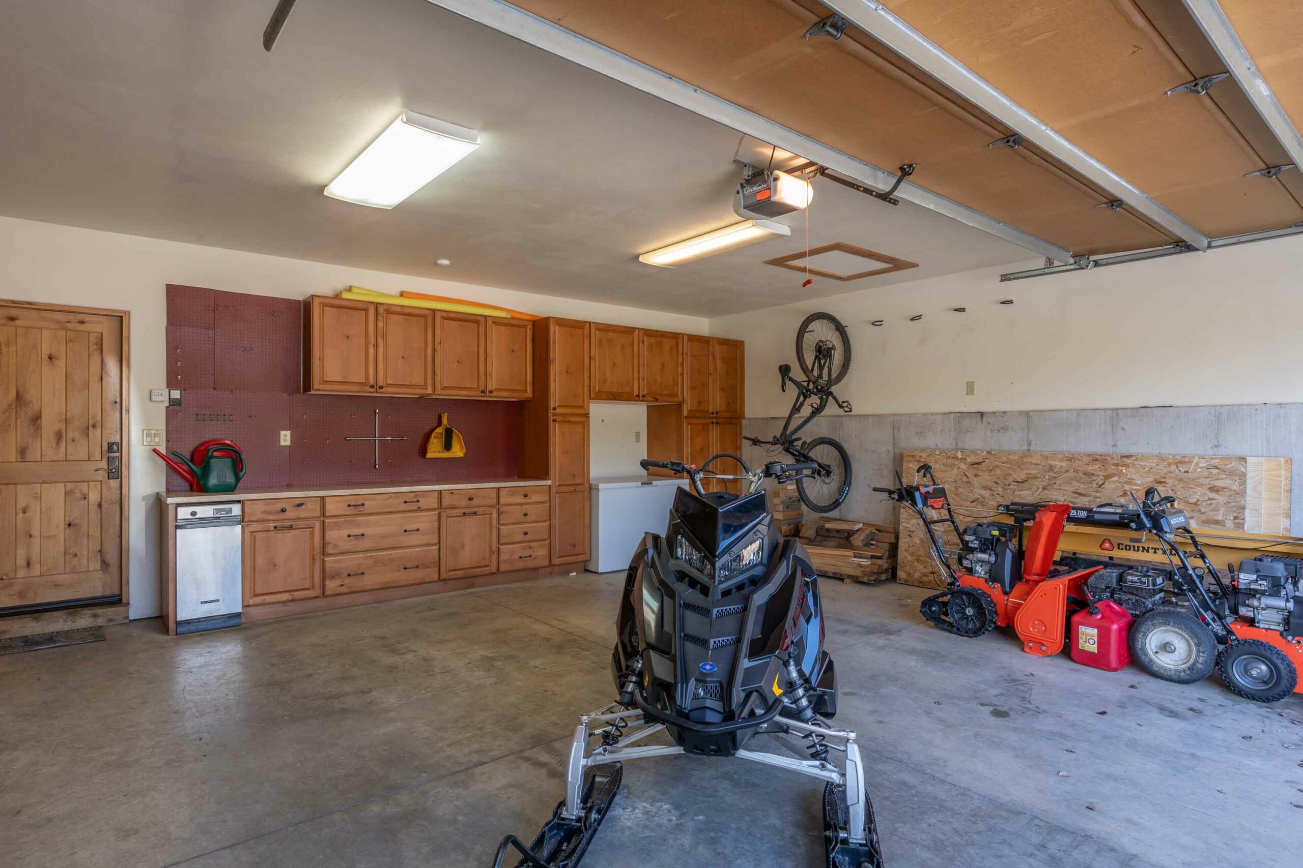 2074 Wildcat Trail Crested Butte, Colorado - garage