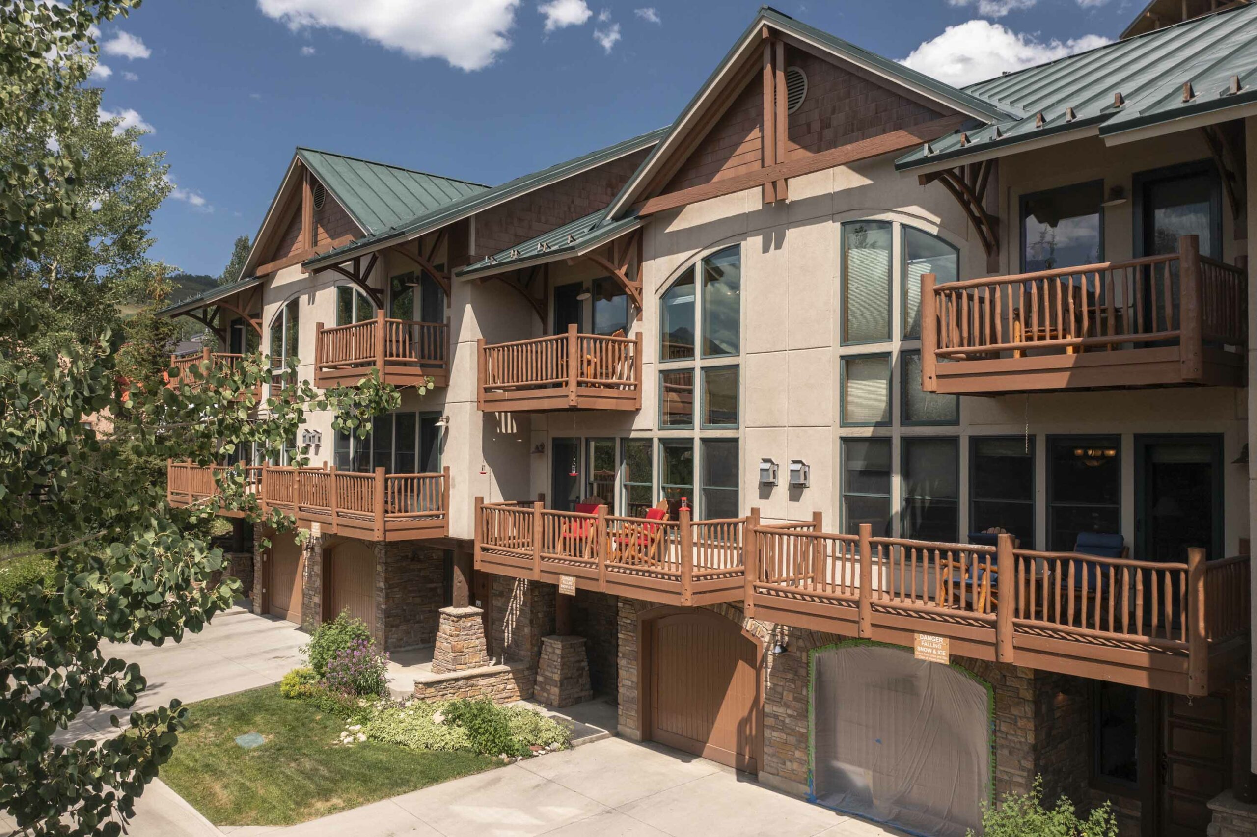 24 Hunter Hill Road #13 Mt. Crested Butte, CO - exterior of condo