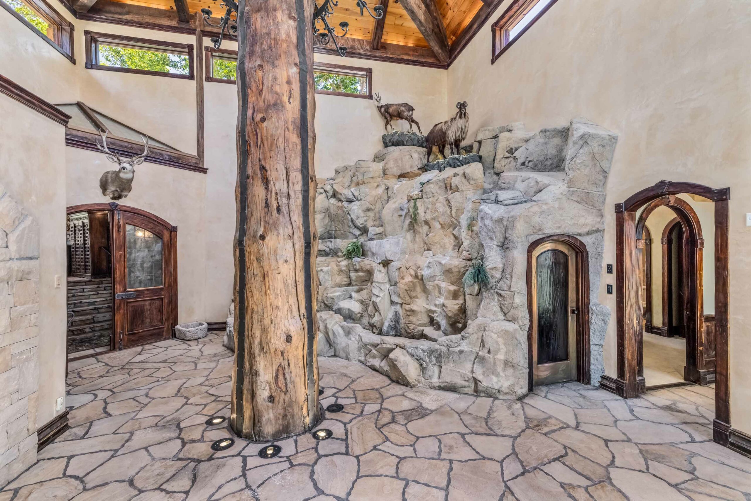 303 Forest Lane Crested Butte, CO - Entertainment Space