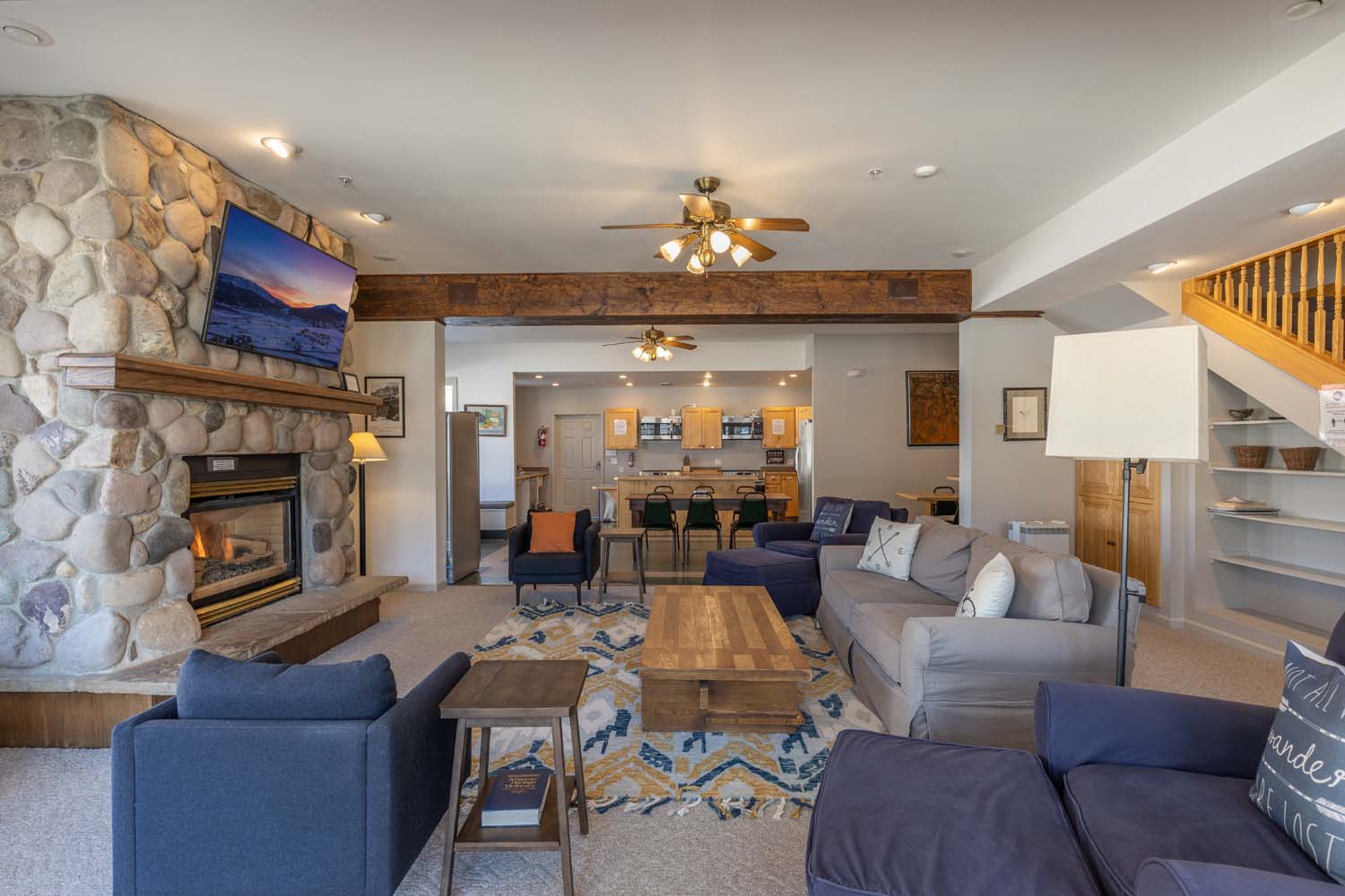 615 Teocallie Avenue, Crested Butte, CO 81224 - Lounge