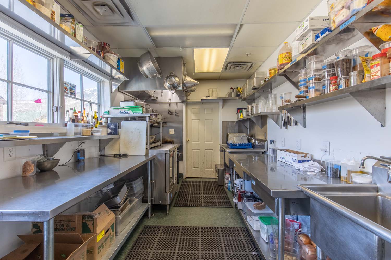 615 Teocallie Avenue, Crested Butte, CO 81224 - Kitchen