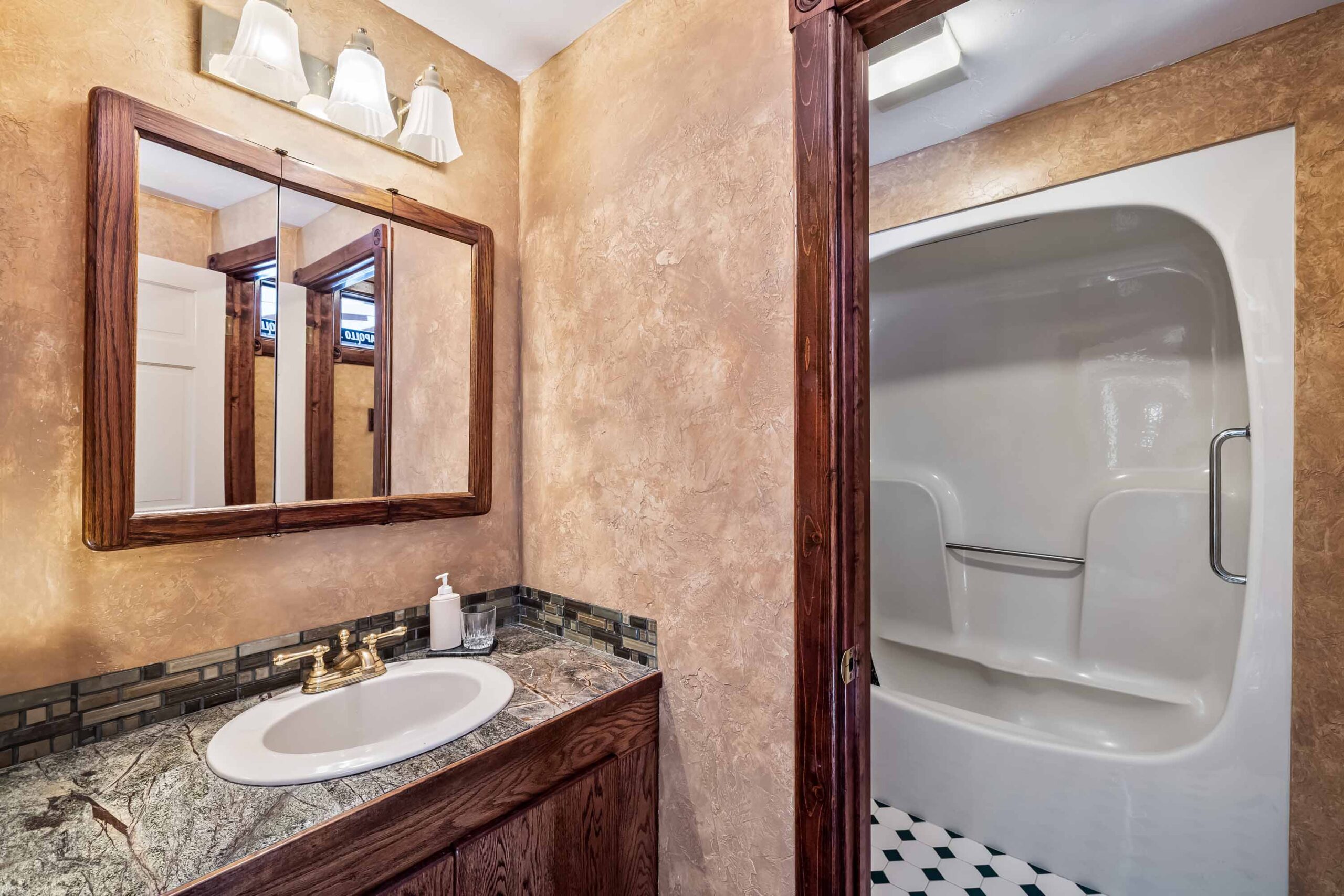 8 Gothic Avenue, Crested Butte, CO - Bathroom