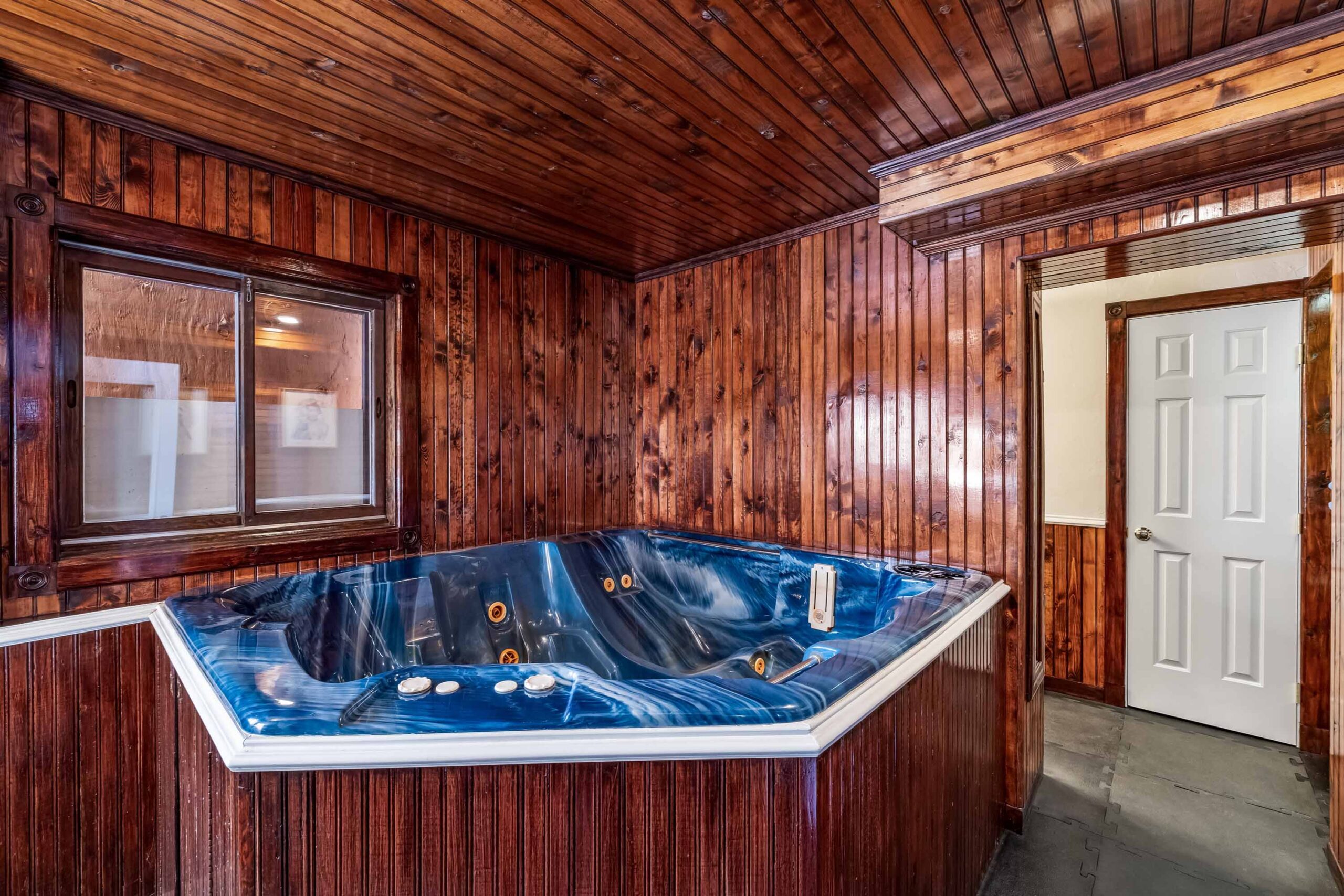 8 Gothic Avenue, Crested Butte, CO - Hot Tub