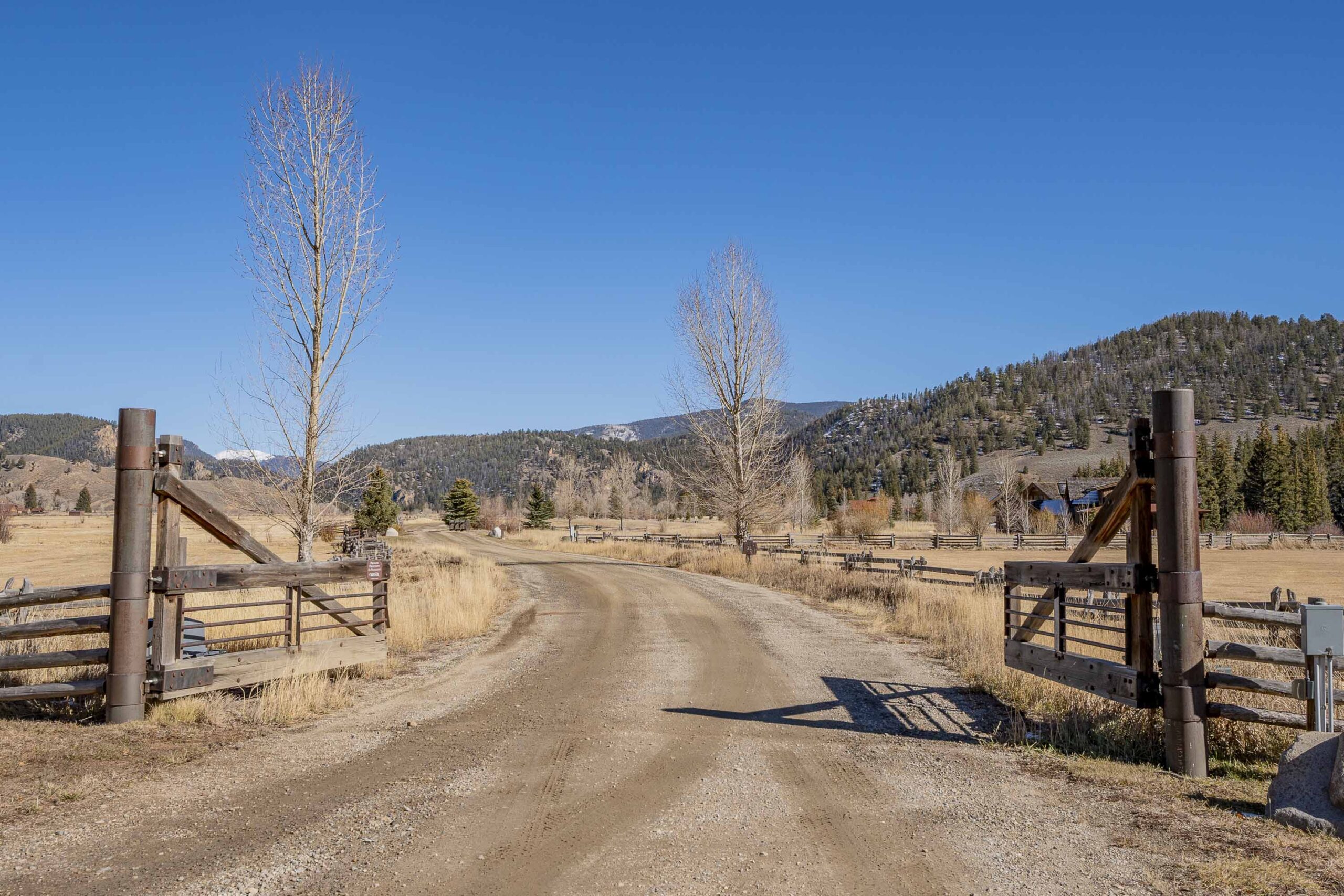 1220 Wilder Mountain Road, Almont, CO.jpg - Entry